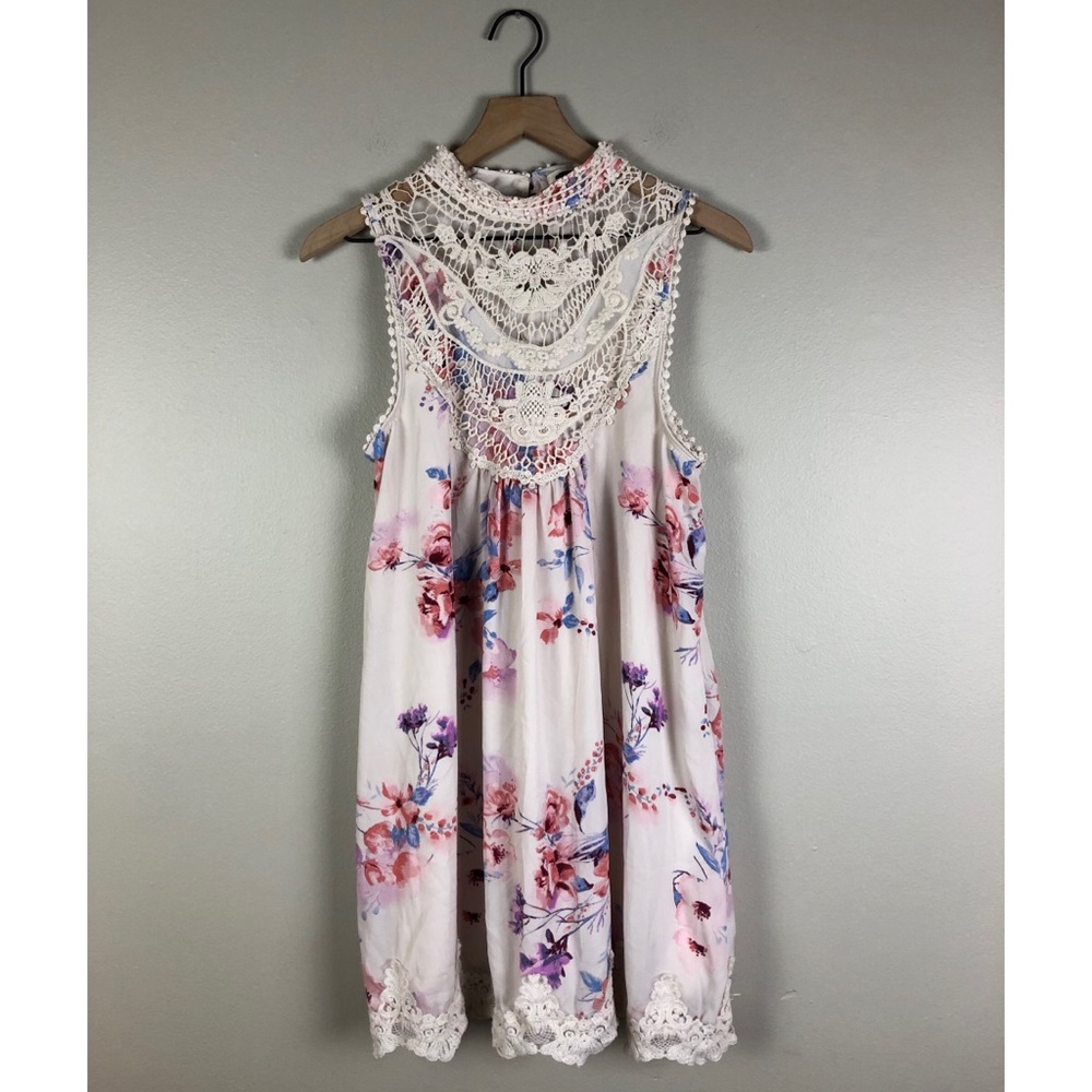NEW Taylor & Sage Floral Crochet Dress Size Medium